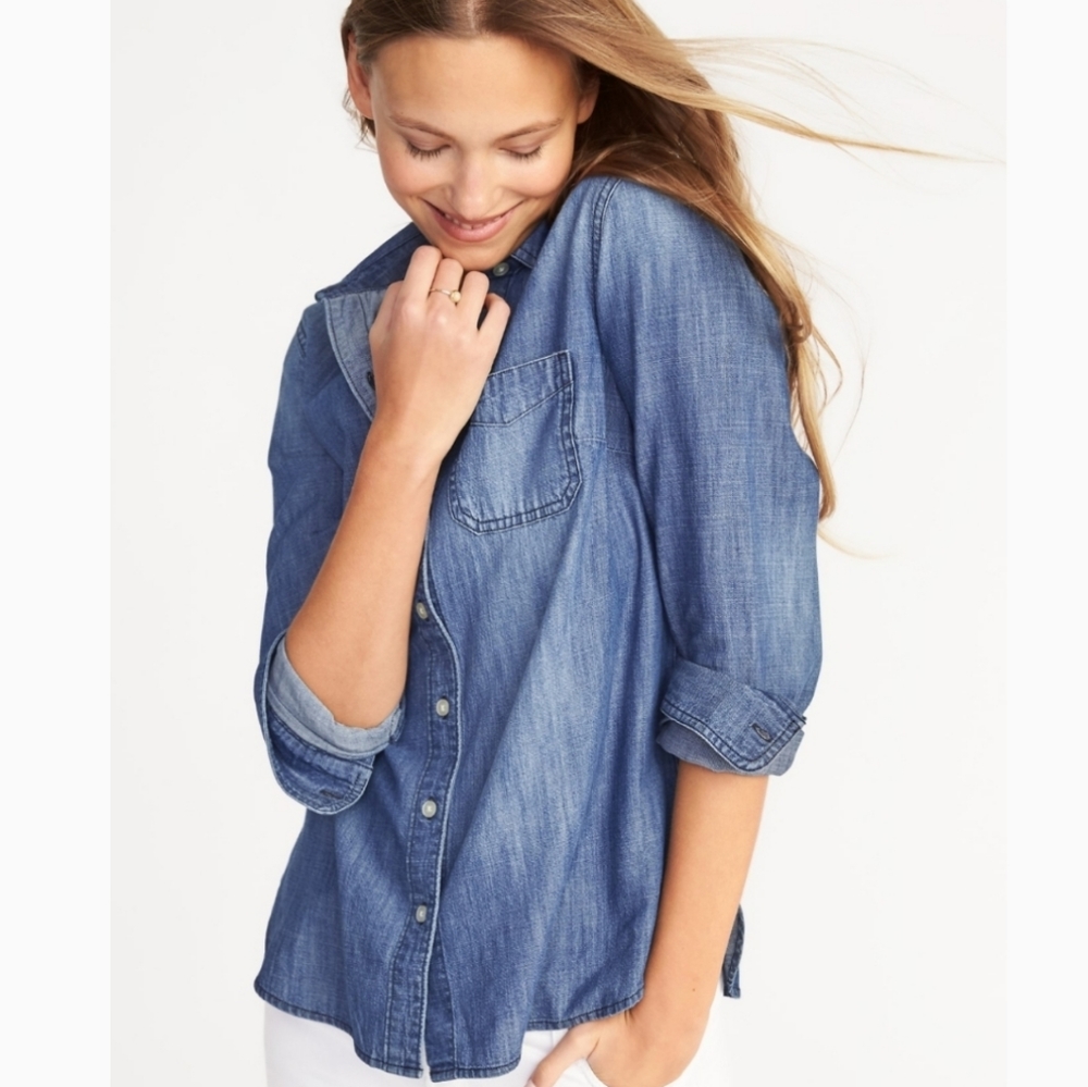 🚨NEW Old Navy Chambray Denim The Boyfriend Shirt